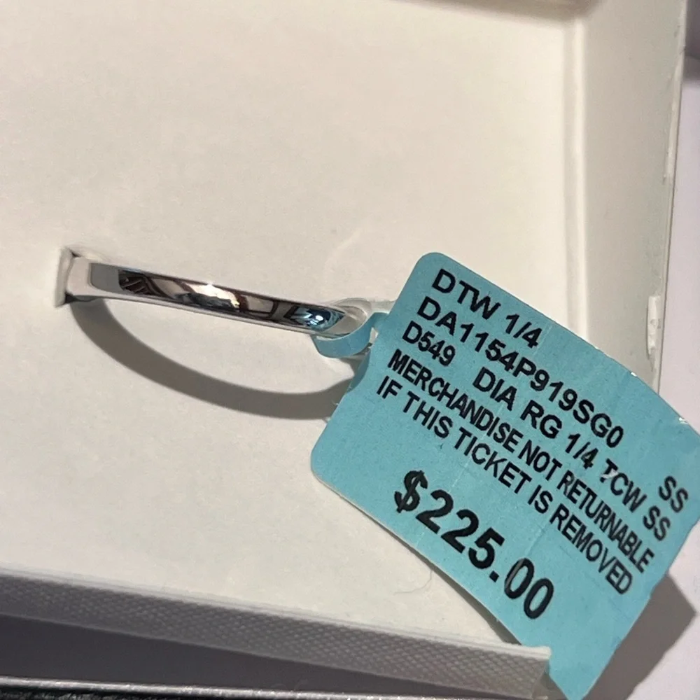 1/4 TCW Diamond Cluster Ring - Picture 3 of 8